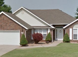 1204 Autumn Ct, Monett, MO 65708