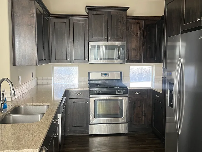 2910 SW Yew Park Ln — Photo 8