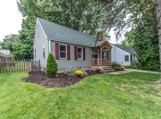 323 Hamlet St, Batavia, IL 60510