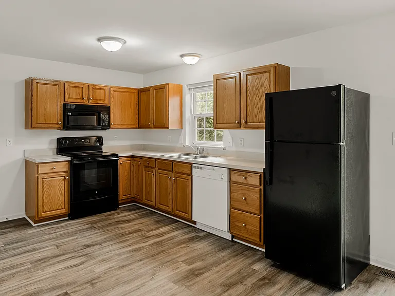 Mill Creek Manor — Photo 23