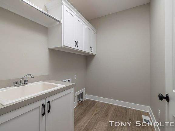 5th image of 3395 Eagle Pass Dr #82