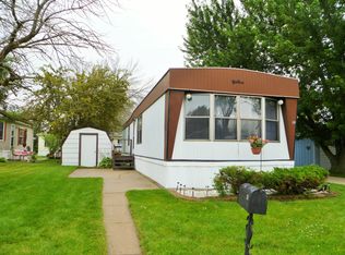 93 Robin Rd, Beecher, IL 60401