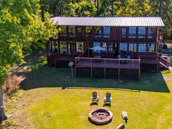 169 Cheyenne St, Zavalla, TX 75980