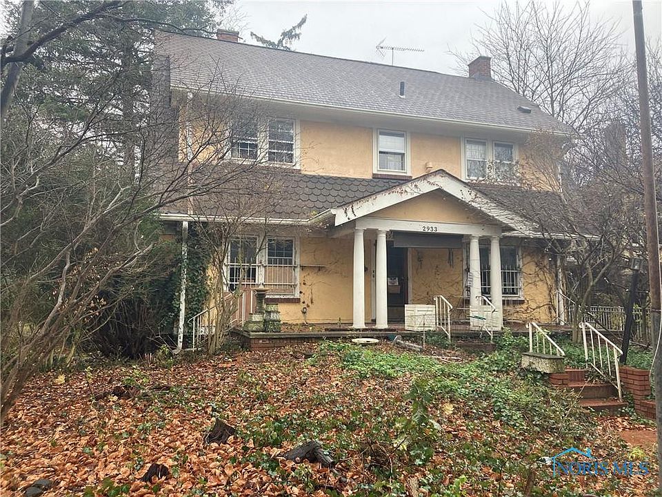 2nd image of 2933 Collingwood Blvd