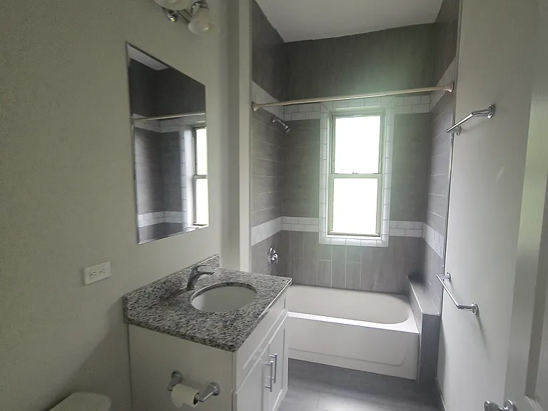 5825 N Wayne Ave #2N — Photo 11