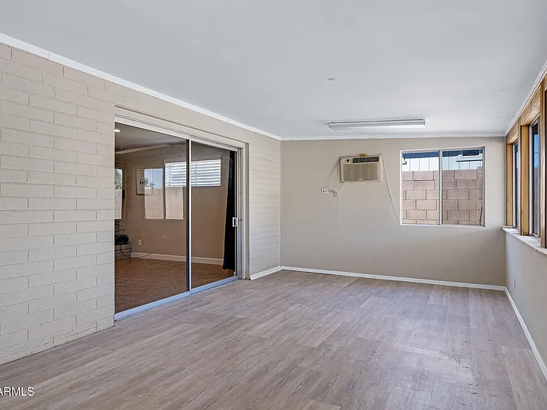 110 W Del Rio Dr — Photo 44