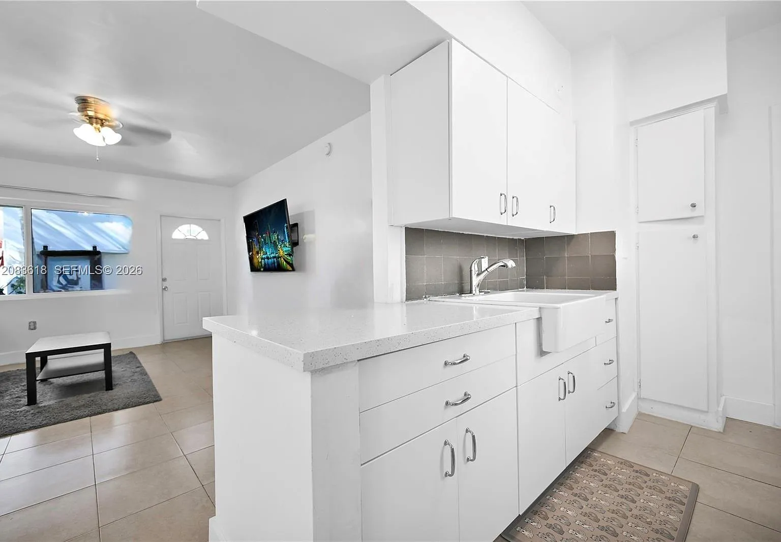 Marseilles Condo — Photo 4