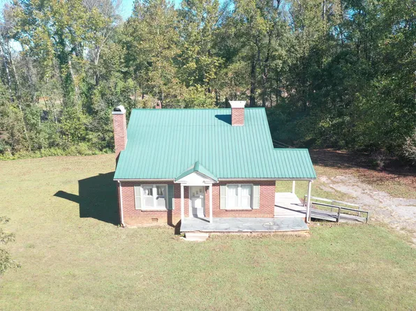 2200 W 3rd St, Siler City, NC 27344