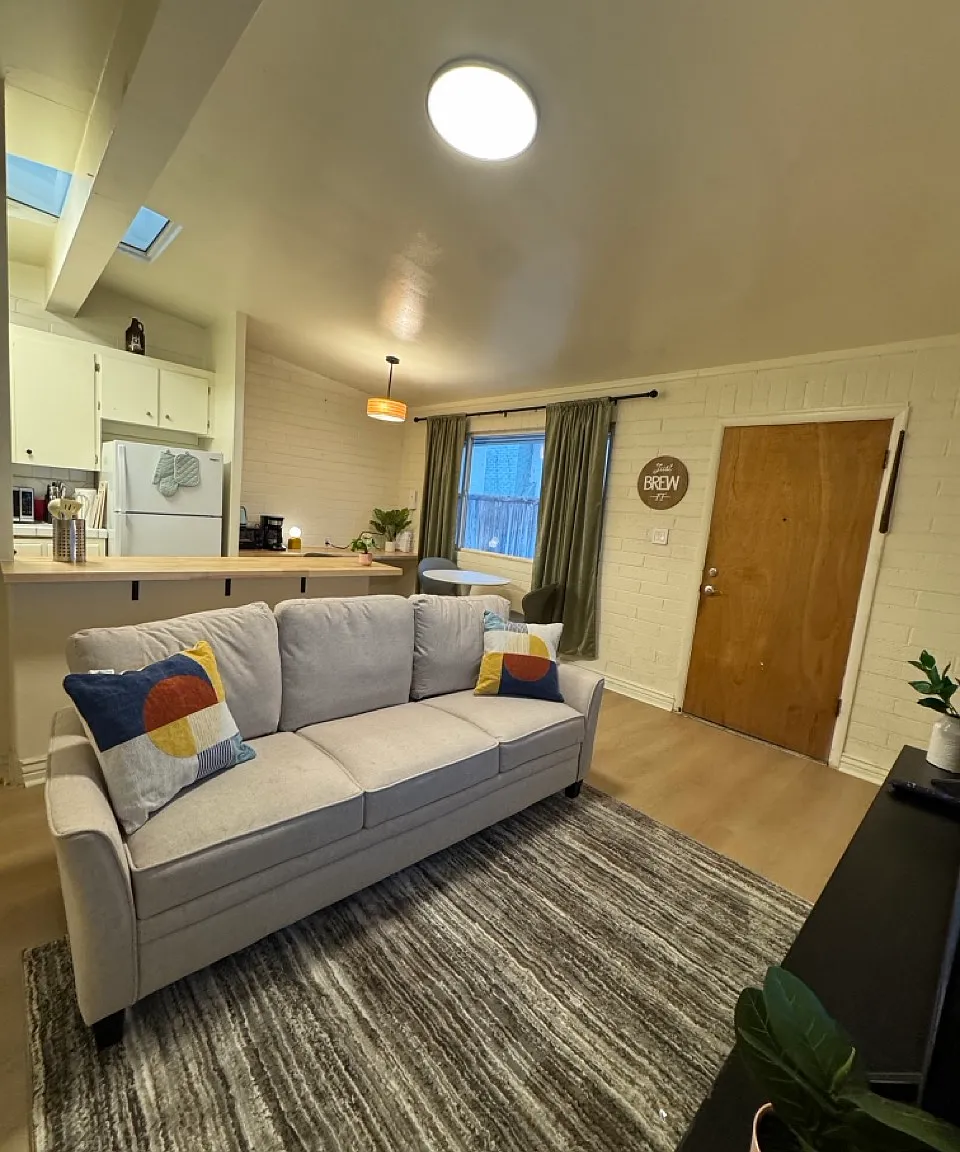 1 bed, 550 sqft, $1,375 — Photo 3