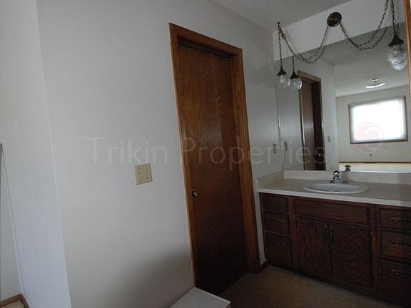 2nd image of 1164 Sterling St N