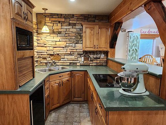 3rd image of 6273 S Vinecrest Dr