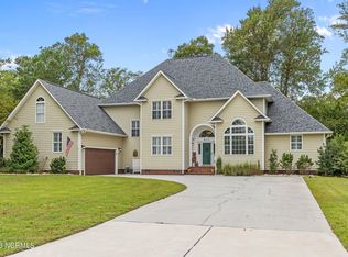 411 Hillcrest Dr, Morehead City, NC 28557