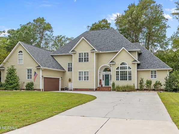 411 Hillcrest Drive, Morehead City, NC 28557