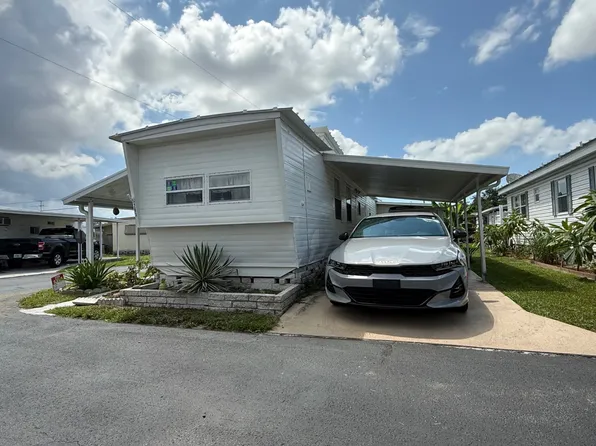 2701 34th St N #203, Saint Petersburg, FL 33713