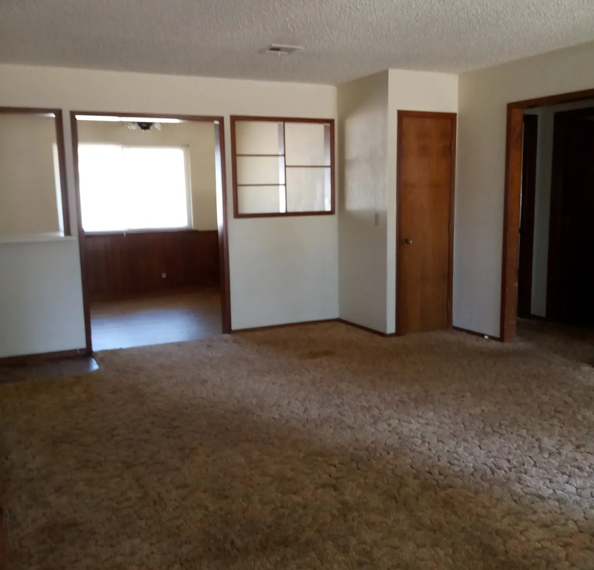 325 Dustin Dr - C — Photo 4