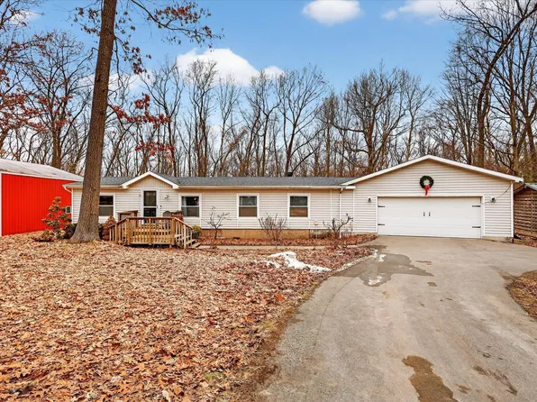 6733 Carolyn Dr NE, Sand Lake, MI 49343