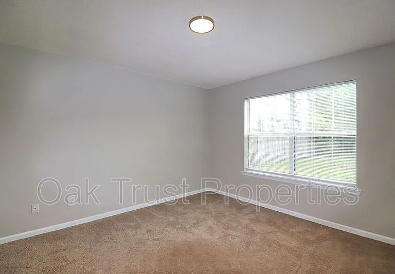 294 Hastings Dr — Photo 6