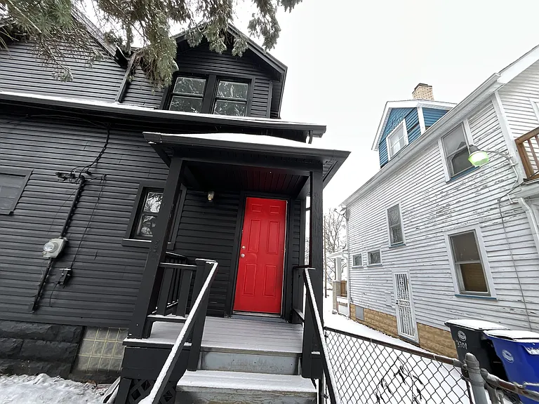 3303 E 117th St — Photo 2
