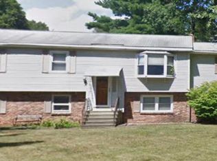 47 Parkwood Dr, Clifton Park, NY 12065