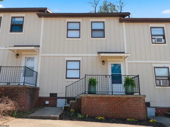 1697 Van Voorhis Rd, Morgantown, WV 26508
