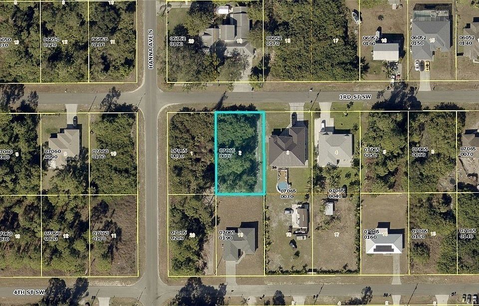 1st image of 2725 3rd St SW