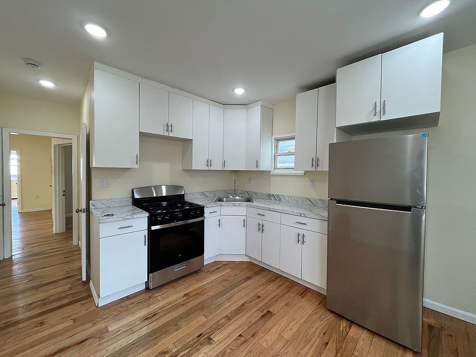 1st image of 151 Myrtle Ave