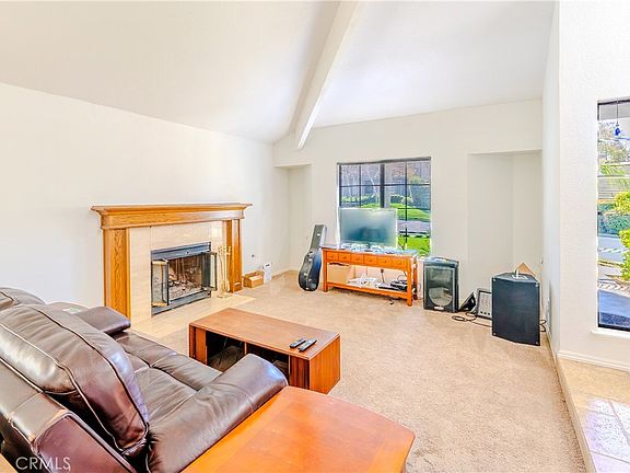 2nd image of 2667 Victoria Park Dr