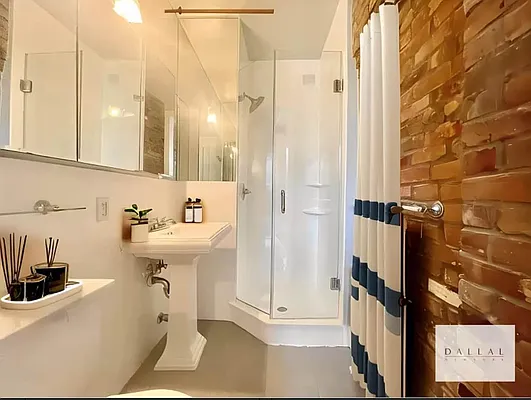 Rented by DALLAL | media 7