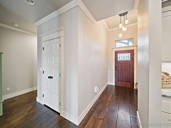 5th image of 2223 White Oak Way