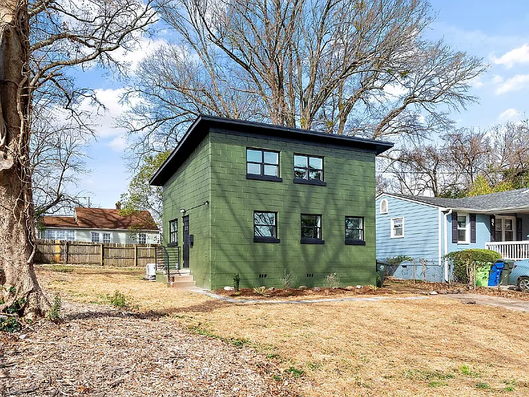 210 Lincoln Ct — Photo 1