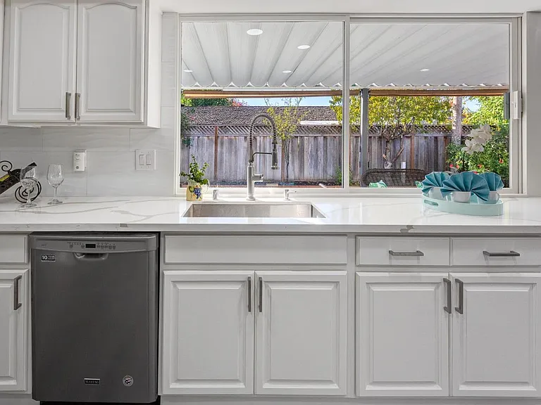 5875 Ettersberg Dr — Photo 10