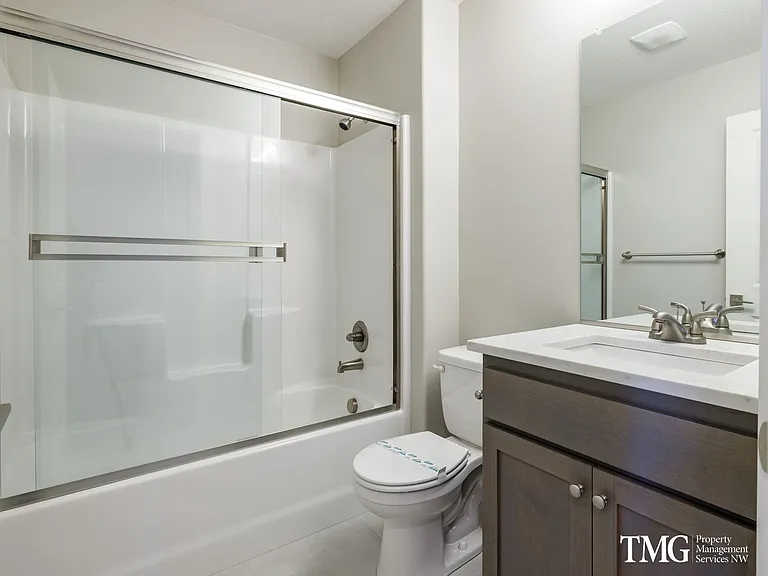 5605 NE 58th Way — Photo 8