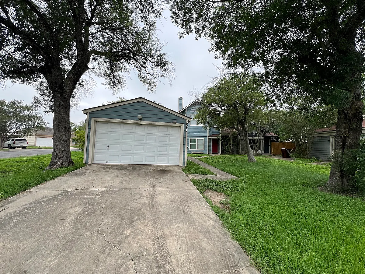 Building Photo - 8327 Forest Ridge Dr