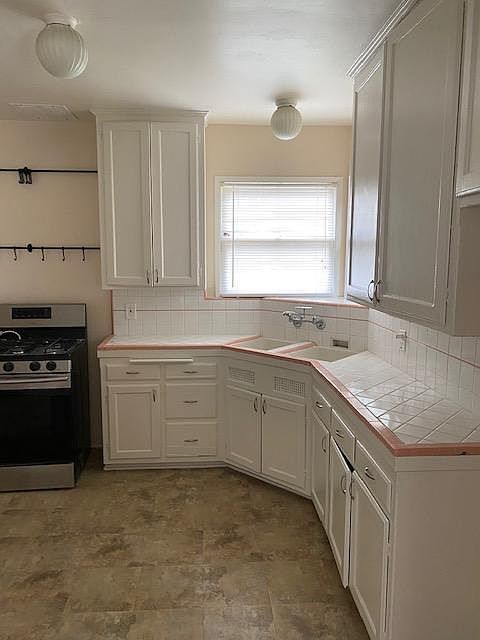 1st image of 850 E Palm Ave