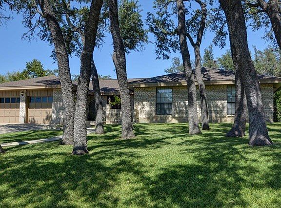 4th image of 2106 Westridge Cir