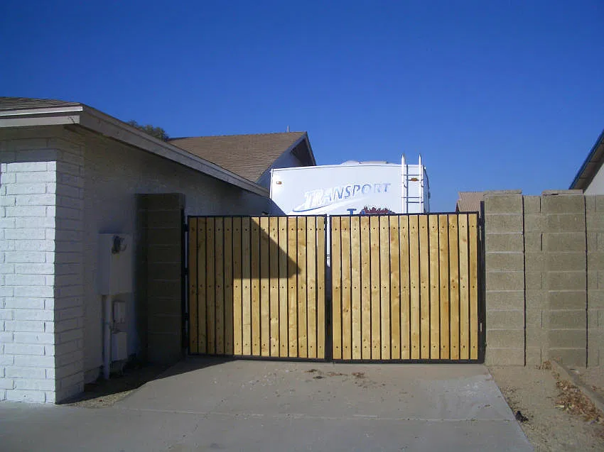 W Lupine Ave, Glendale — Photo 2