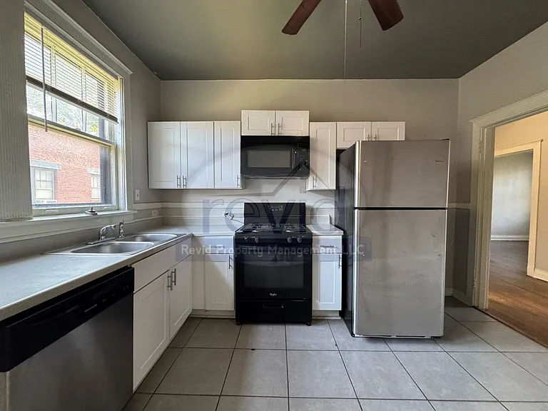 The Broadmoor Apartments — Photo 27