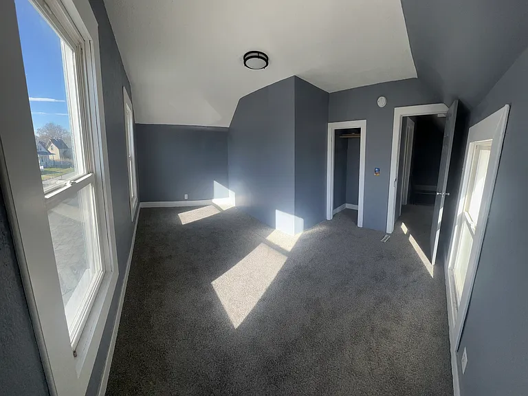 BEDROOM #3 (UPSTAIRS)