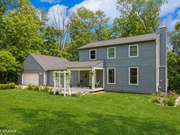 2540 Overview Dr NE, Solon, IA 52333