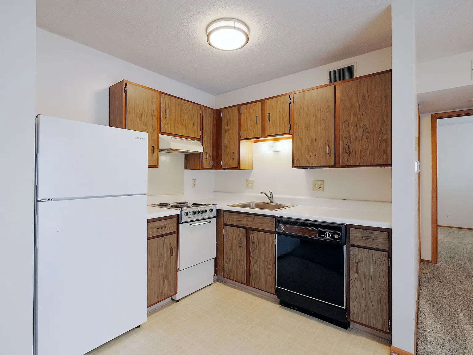 1 bed, 561 sqft, $719 — Photo 3