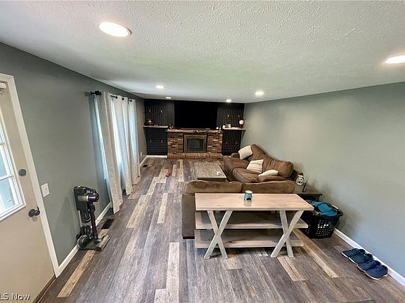 5th image of 520 Appleseed Dr