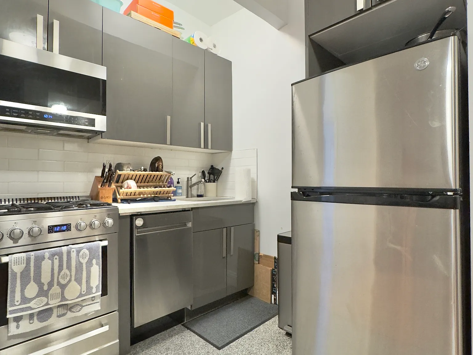 200 East 26th Street — Photo 3