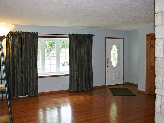 2nd image of 1323 Amber Dr