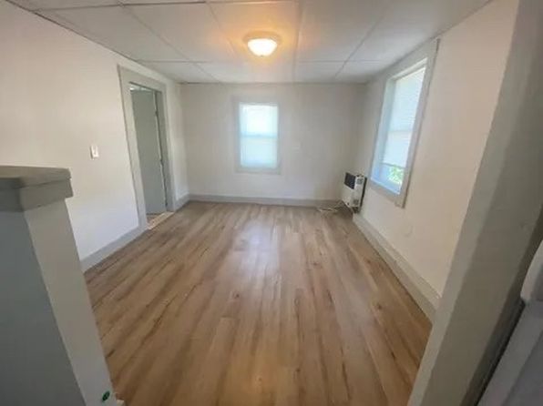 12 Briggs St APT 3