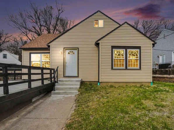 309 Perrin Pl, Council Bluffs, IA 51503