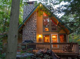 110 Winding Hill Rd, Pocono Pines, PA 18350