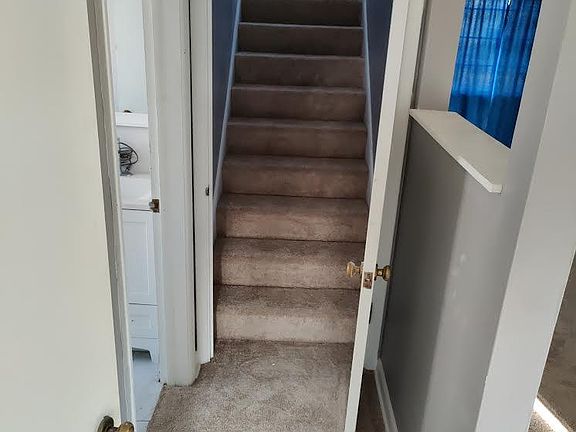 4th image of 2283 Hiawatha Park Dr