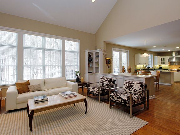 5th image of 38 N Brook Ln