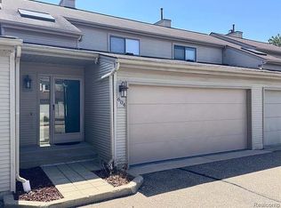 604 Cheshire Ct, Rochester, MI 48307