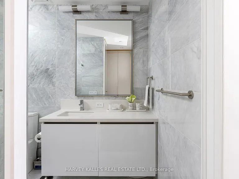 151 Avenue Rd #805 — Photo 29